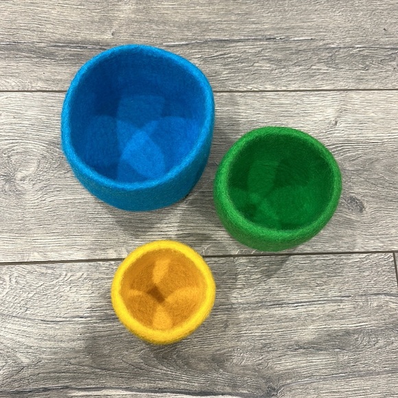 • LoveVery • Baby Montessori Based Toys Nesting Baskets Felt Blue, Green, Yellow - Picture 2 of 3